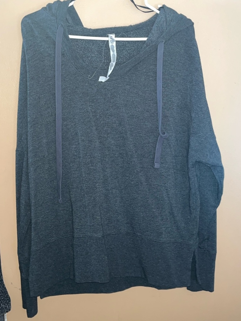 Alo Lightweight Tunic Hooded Pullover in Charcoal Heather